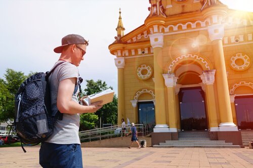 
    Cestovní turistický průvodce neboli bedekr
  