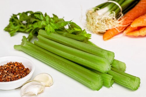 
    Jak vybrat a podávat řapíkatý celer
  